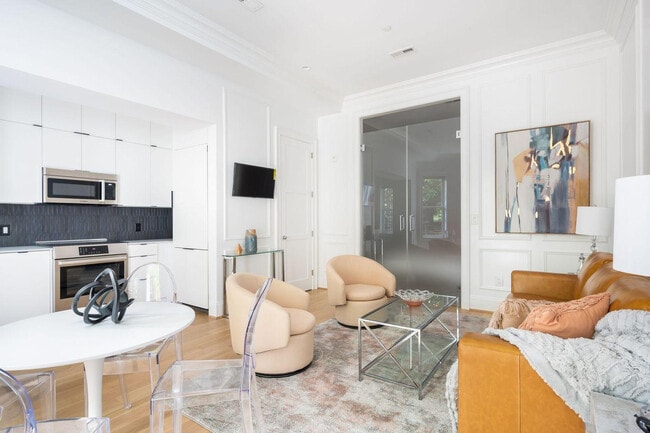 Photo - 1735 Q St NW Unidad ID1011211P