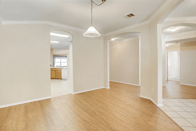 Photo - 2100 Mir Woods Dr