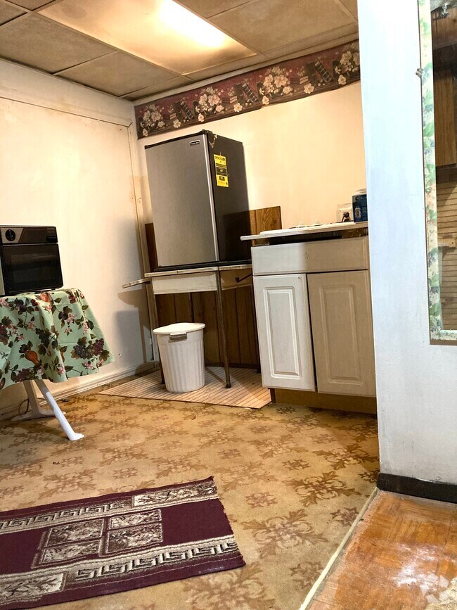 Building Photo - 764 Lenore Ln Unit 1 Rental