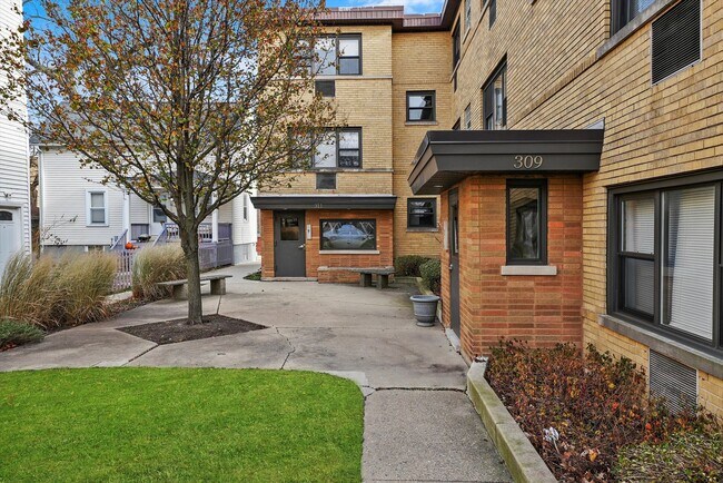 Photo - 309 Sherman Ave Unit 2A