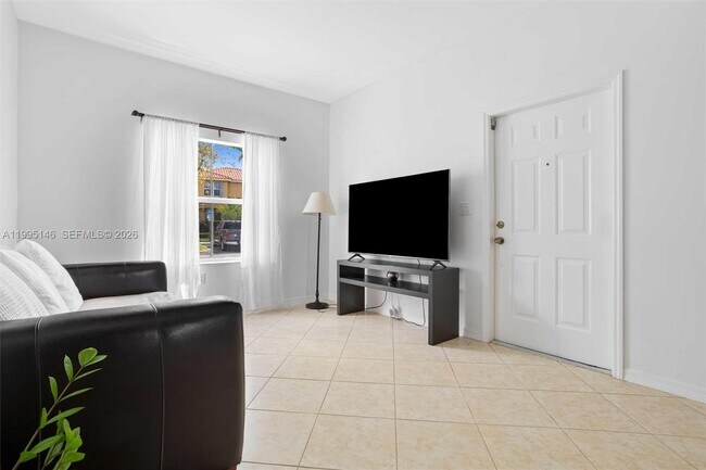 Photo - 970 SW 144th Ave