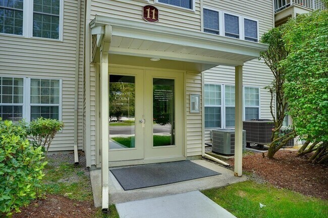 Photo - 11 Thoreau Ct Unit 7
