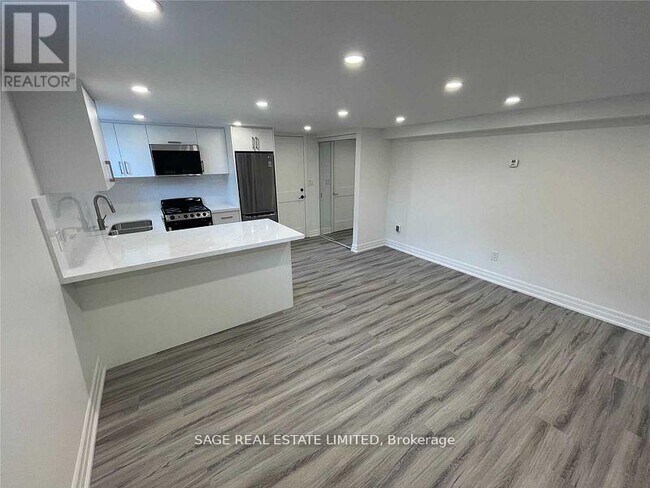 Photo - 1084 Avenue Rd