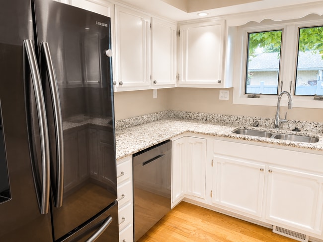 Photo - Beautiful, spacious 3 bedroom home in Savoy!