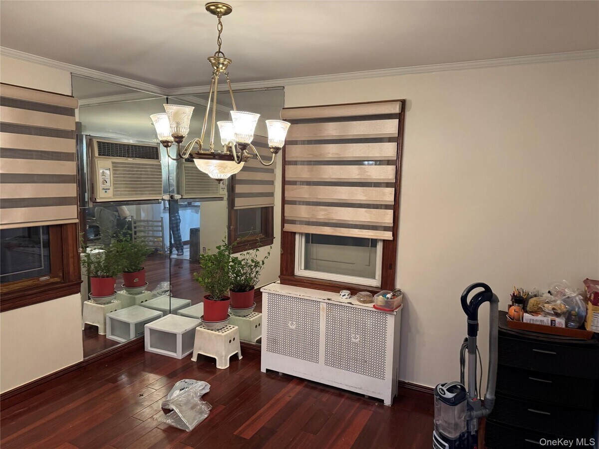 Photo - 8315 Little Neck Pkwy