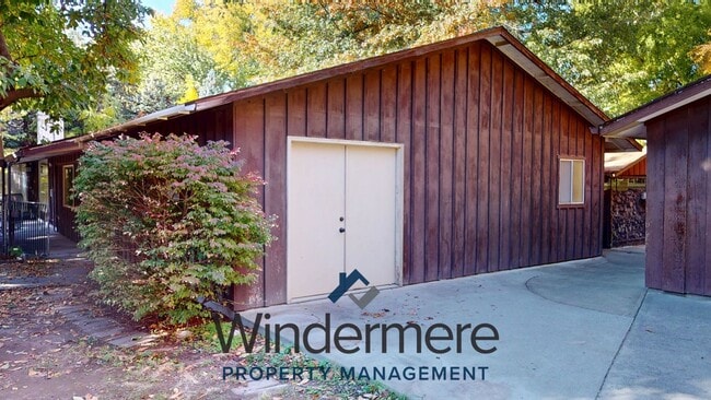Photo - 203 Hope St
