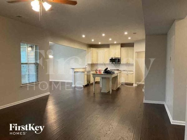 Photo - 1509 Scarbrough Cir SW