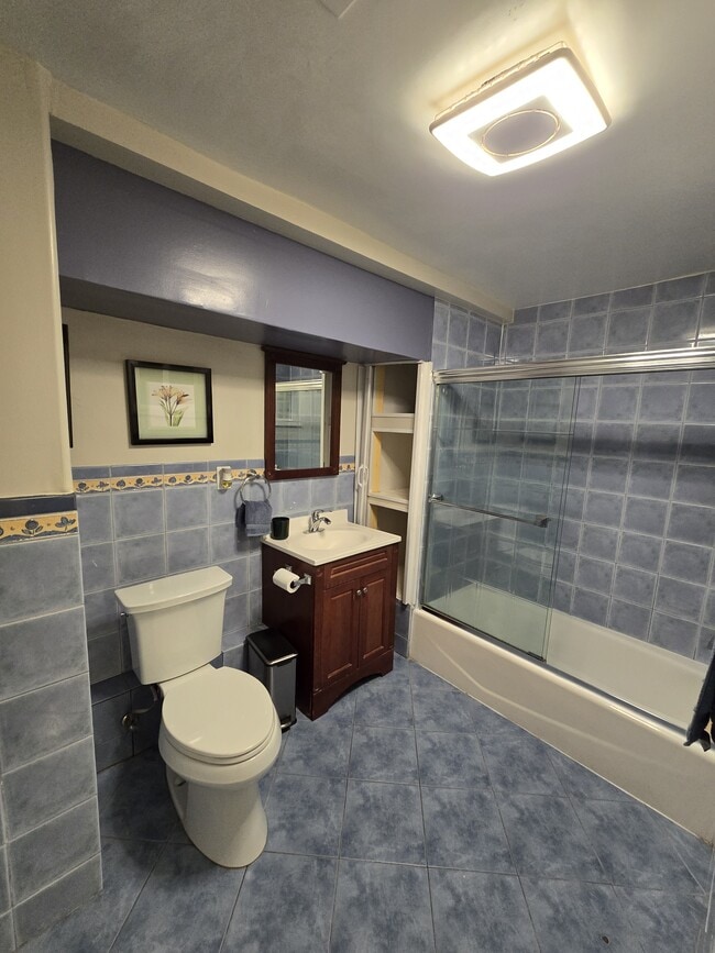 Photo - 706 Athens St