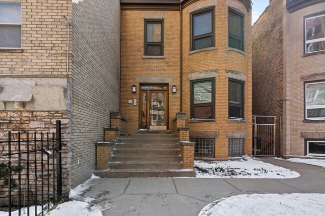 Photo - 5739 N Winthrop Ave Unit 1