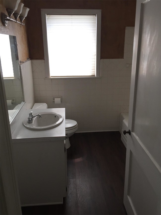 Photo - 805 W Elder Ave