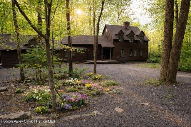 Building Photo - 26 Webster Rd