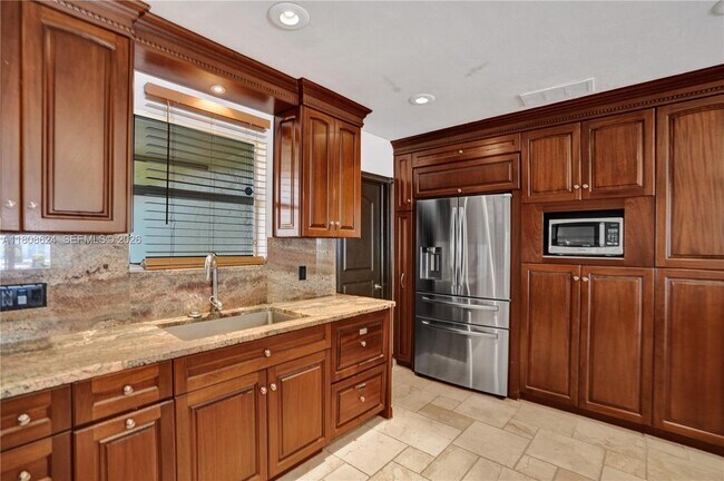 Photo - 3100 NE 56th Ct