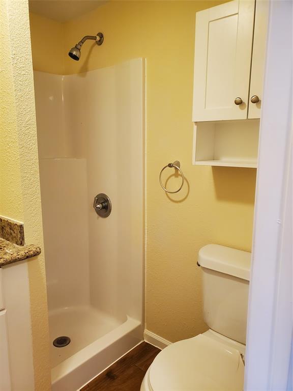 Shower - 219 Jackson Ave