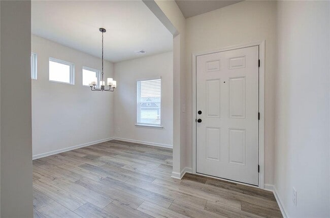 Photo - 503 Ozark Ln