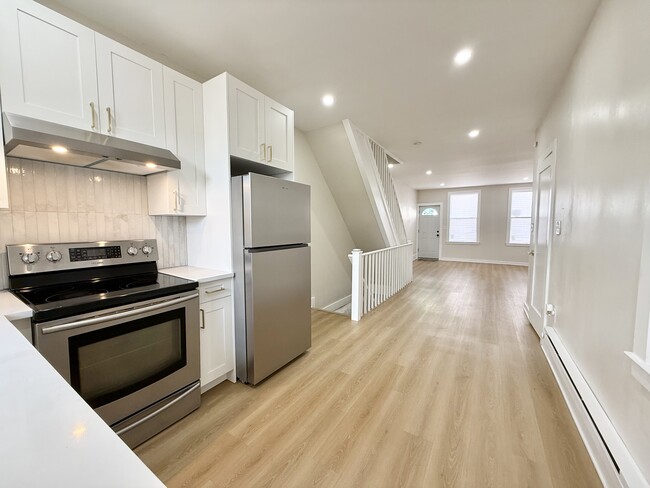 Photo - 1945 N Stanley St