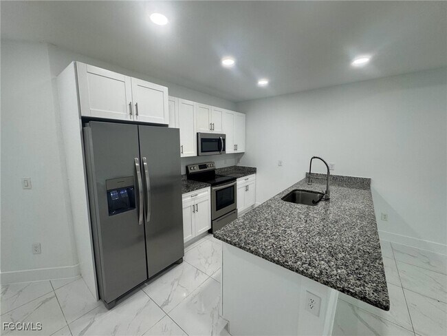 Photo - 727 Gordon Ave S