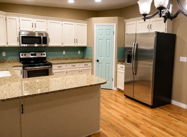 Photo - 6521 S 4165 W