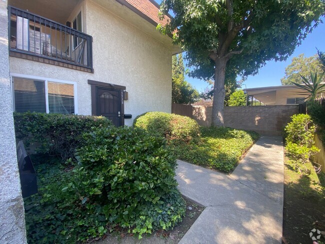 Building Photo - Temple City Two Bedroom Condo with Garage