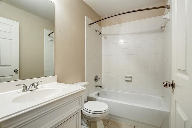 Photo - 934 E Heights Hollow Ln