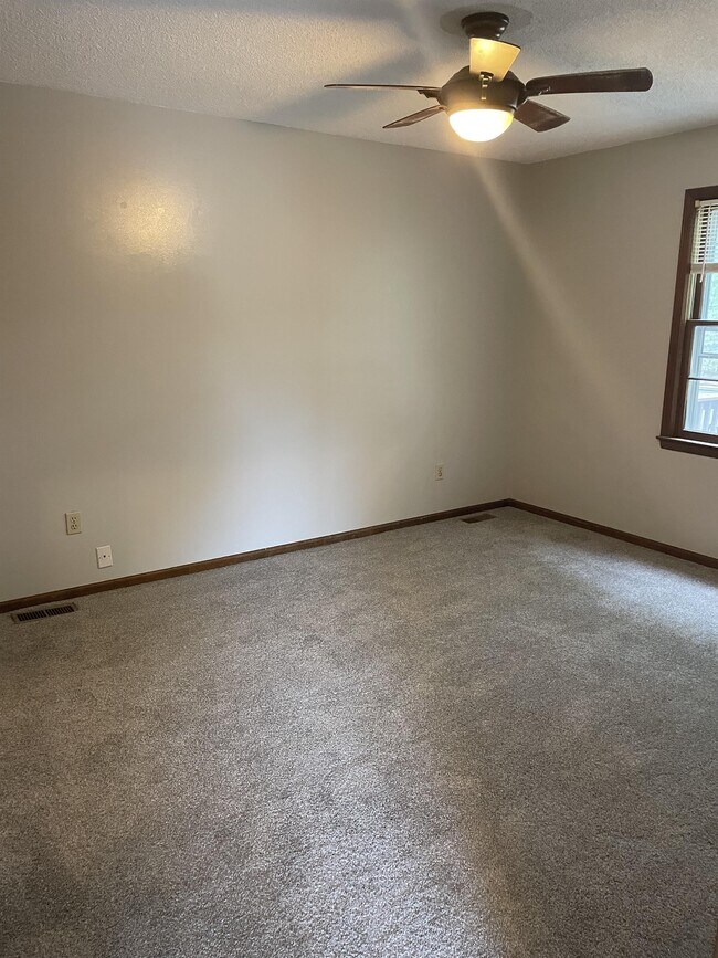 9131 E 85th Pl Rental For Rent in Raytown, MO