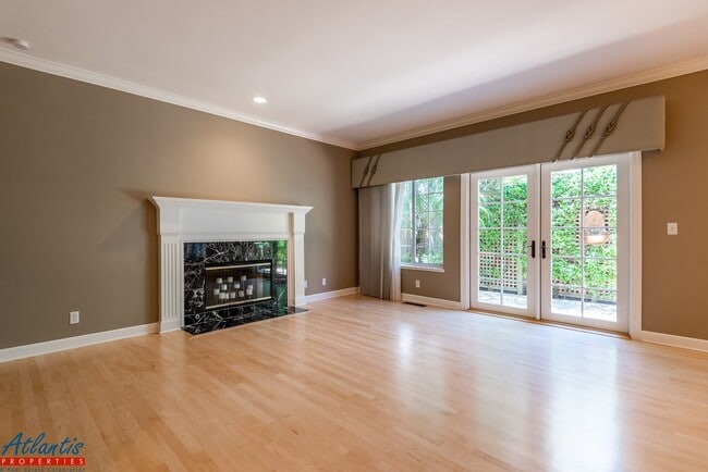 Photo - Gorgeous Townhouse | Hardwood Flooring | A/C