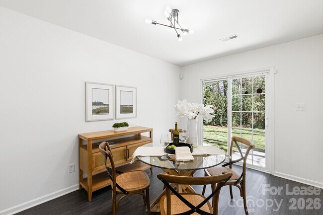 Photo - 913 Tennyson Dr