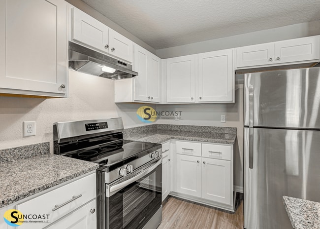 Building Photo - 9588 Hood Rd