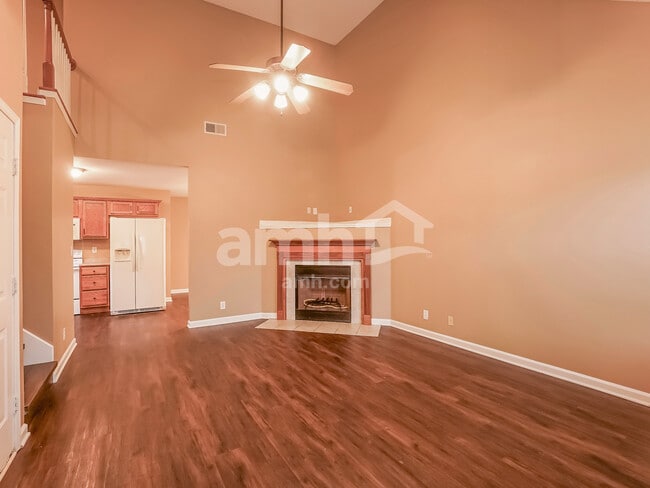 Photo - 1006 Hendricks Ct