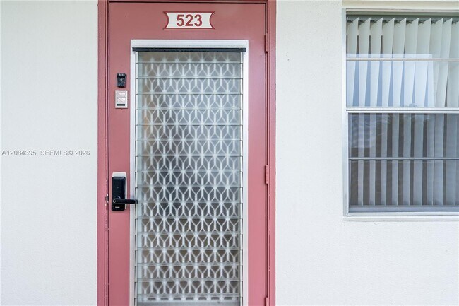 523 Fanshaw M Unit 523