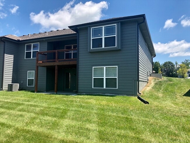 Photo - 4 Bed 2 Car Attached Villa in Blue Springs