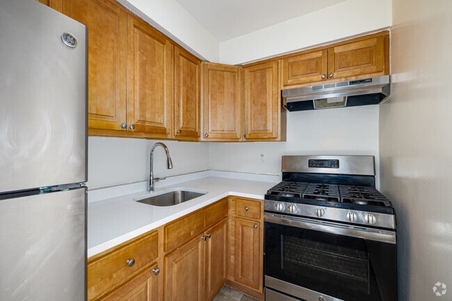 1BR, 1BA - 607SF - Kitchen