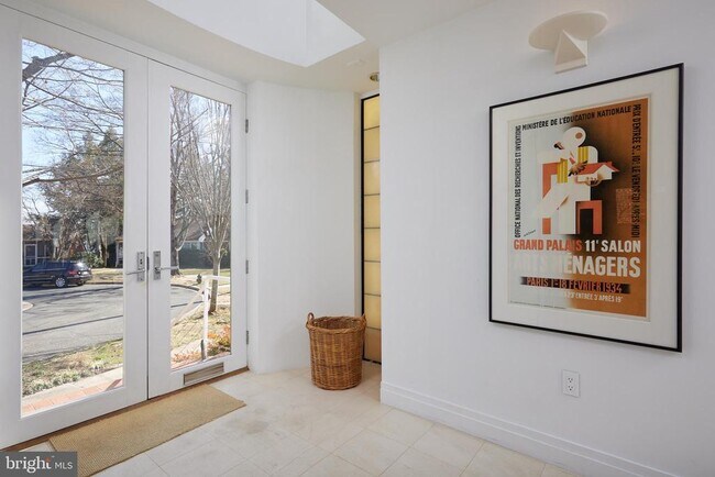 Photo - 4527 Q Pl NW