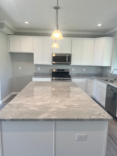 Kitchen - 181 Lockheed Dr