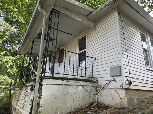 Building Photo - 607 East Ave Rental