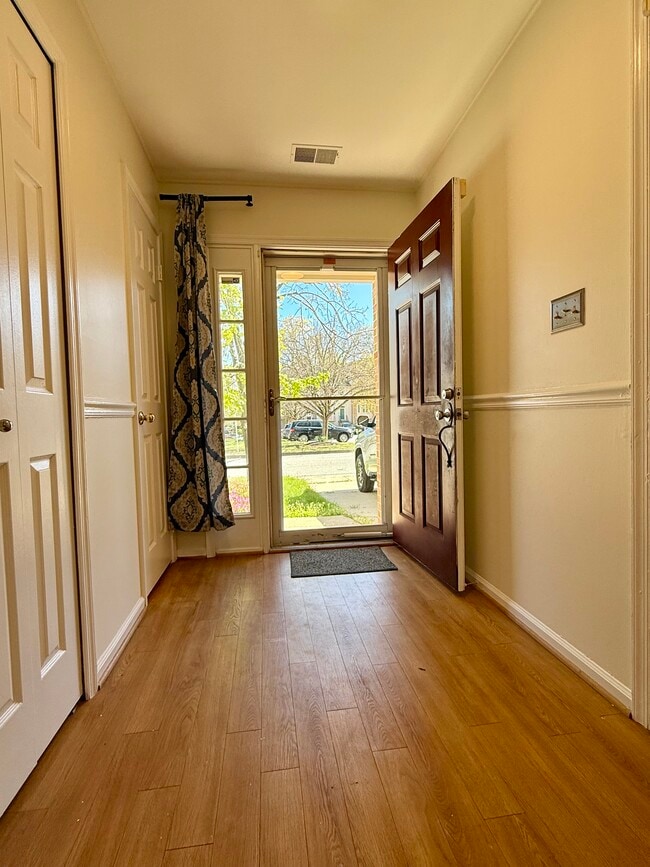 Photo - 9632 Hadleigh Ct