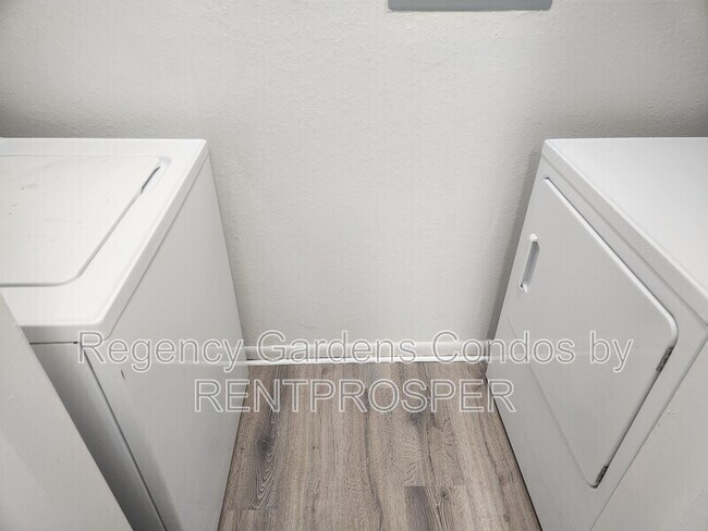 Photo - 4367 Thornbriar Ln Unidad 103