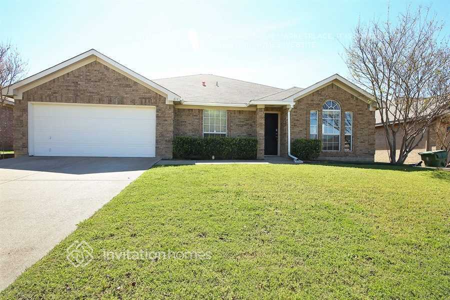 Photo - 614 St Eric Dr