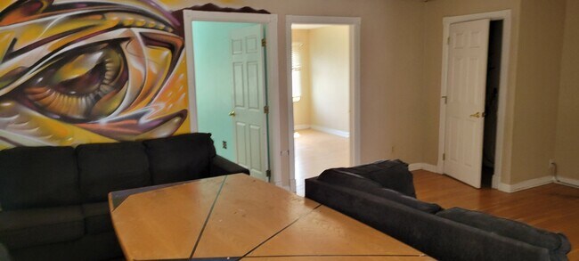Photo - 11 W Hampden Ave Unidad 302