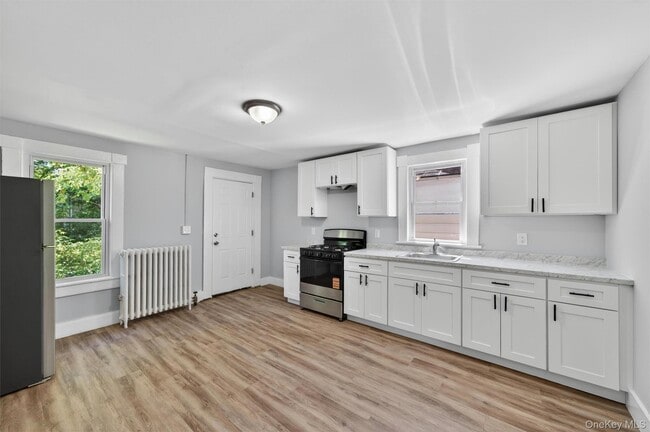Photo - 90 Montgomery St Unit Upper
