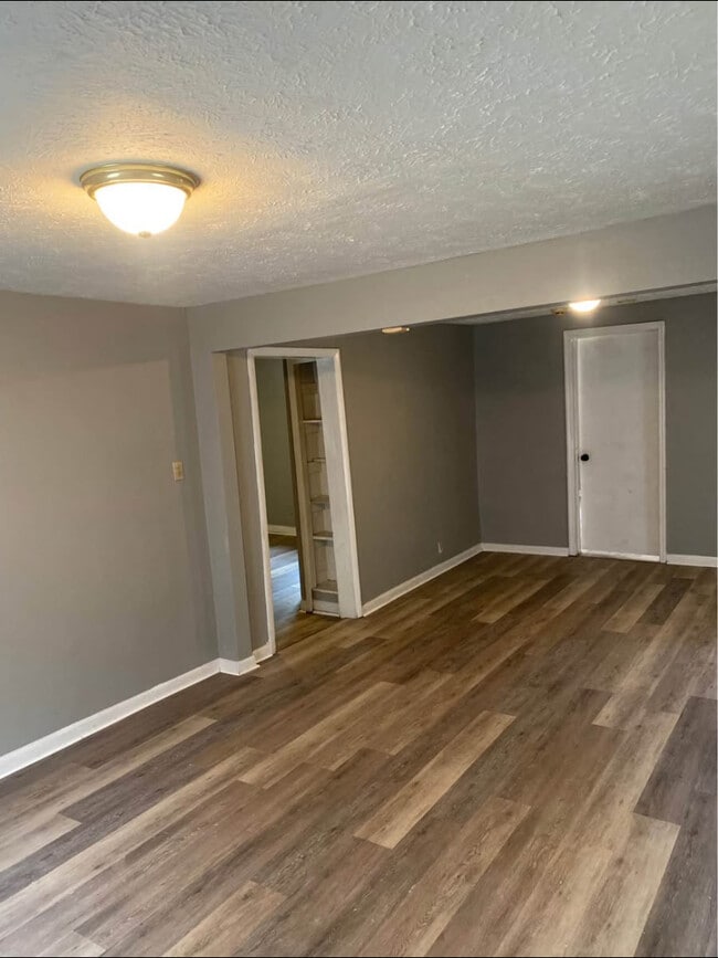 Photo - 307 Cude St