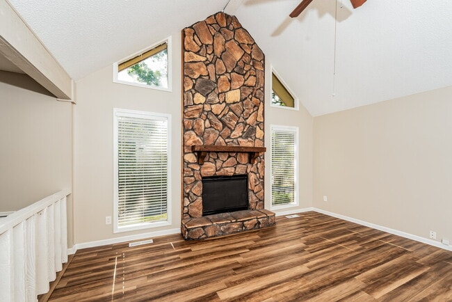 Photo - 5823 Willow Crest Dr