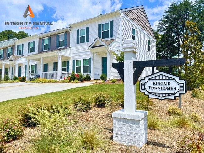 Building Photo - Charming 3-Bedroom Townhome Near Jack Alexander Blvd - APRIL MOVE IN SPECIAL