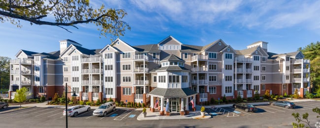 Building Photo - Water Pointe Unit 8ISL-216