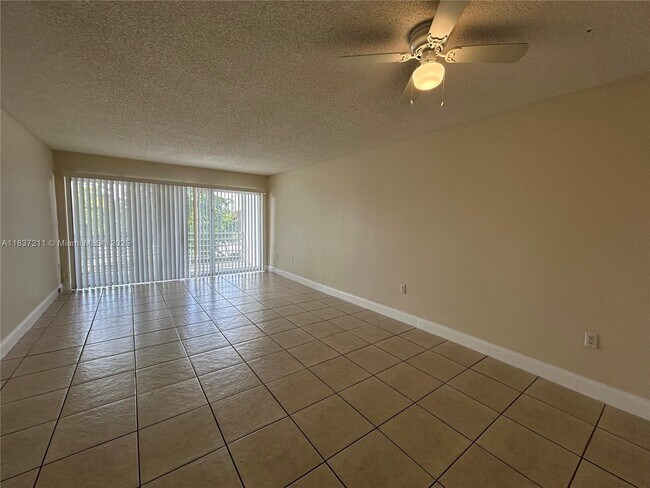 Photo - 4255 N University Dr Unit 309