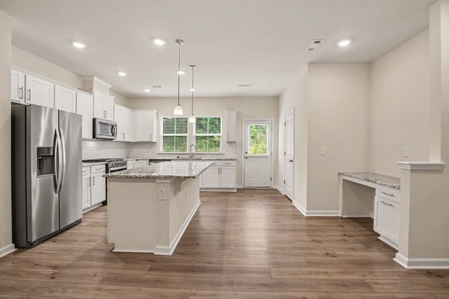 Photo - 909 Falls Grove Trl
