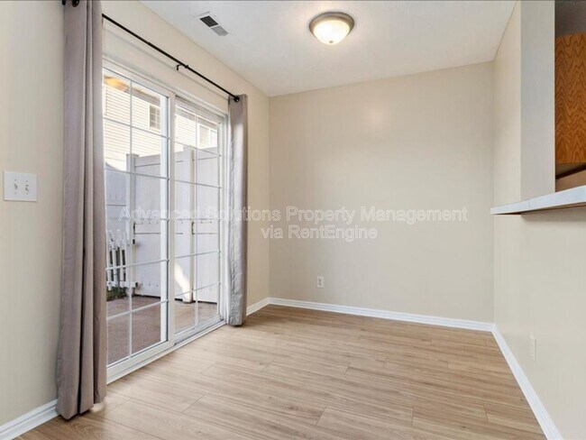 Photo - 8812 Wollemi Pine Way