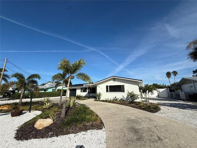 Photo - 808 25th Ave W