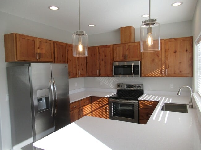 Photo - Large Duplex in South Salem! Unit 1170