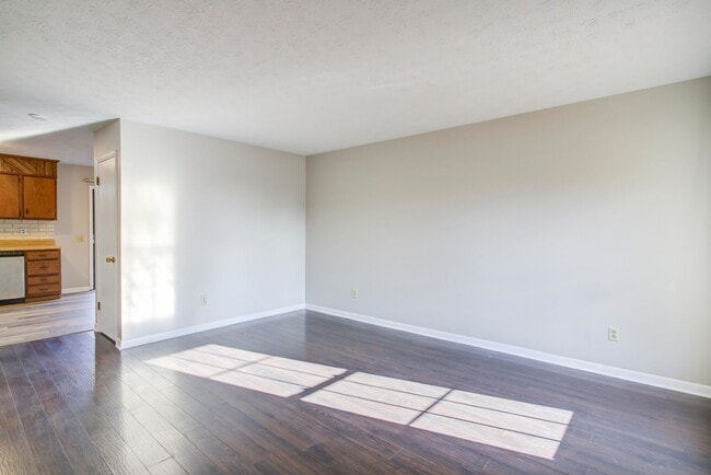 Photo - 5021 Emerald Dr Unit 03