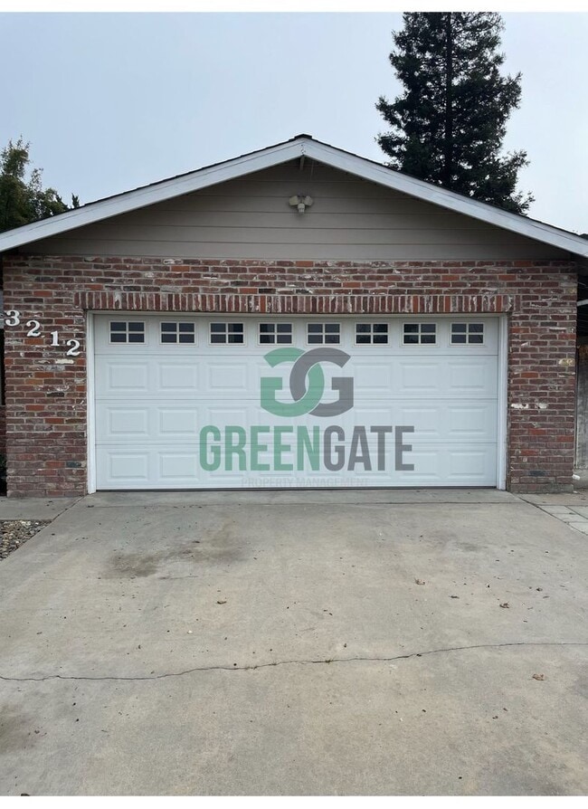 Photo - Spacious 4Bedroom 2Bath AVAILABLE NOW in Modesto!!